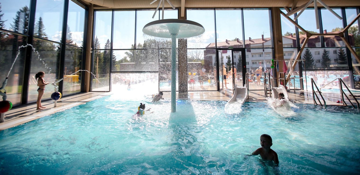 Переливной бассейн с аттракционами 23*5,8 м